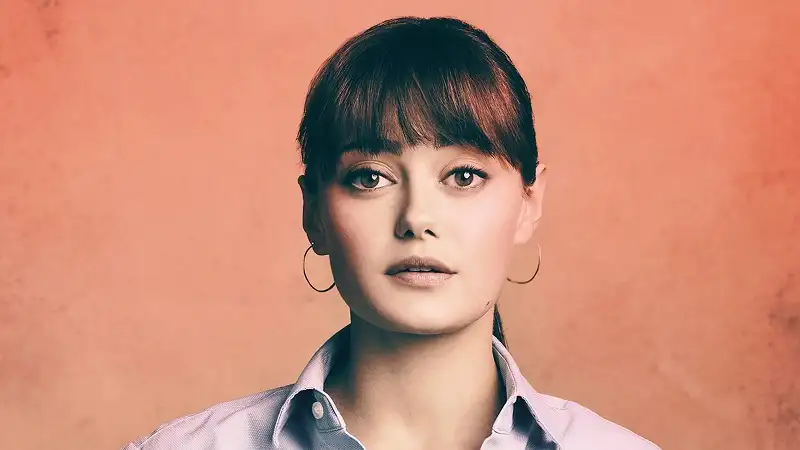 A Complete Look at Ella Purnell Relationship and Biography